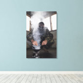 Toile Un marin remplit la chambre à gaz avec plus de gaz (Insitu (Plancher de Bois))