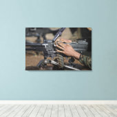 Toile Un Marine charge une mitrailleuse M-240G (Insitu (Plancher de Bois))