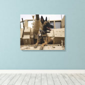 Toile Un ouvrier militaire assis sur un M2A3 (Insitu (Plancher de Bois))