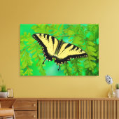 Toile Un papillon swallowtail atterrissant (Insitu(Salon))