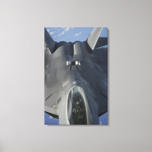 Toile Un Raptor F-22 se met en position pour recevoir f