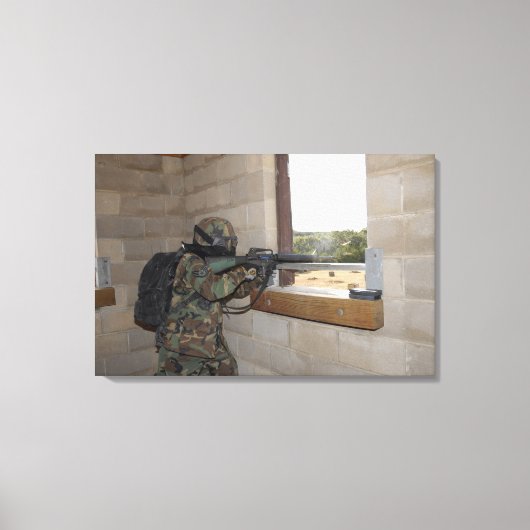 Toile Un soldat agit comme force d'opposition (Recto)