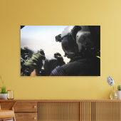 Toile Un soldat assure la sécurité (Insitu(Salon))