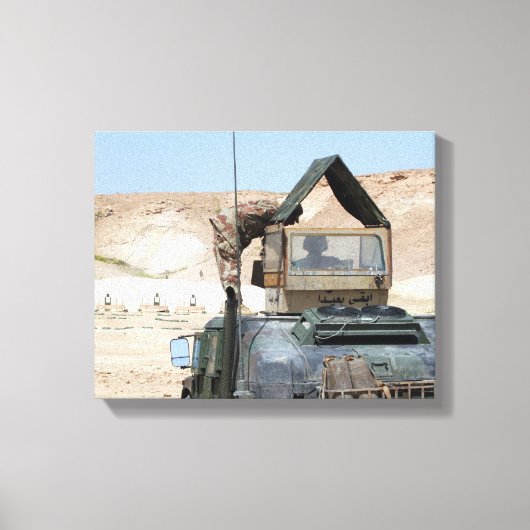 Toile Un soldat instruit un soldat de l'armée irakienne (Recto)