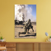 Toile Un soldat réagit à une explosion contrôlée (Insitu(Salon))
