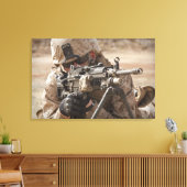 Toile Un tireur automatique d'arme de l'équipe fournit u (Insitu(Salon))