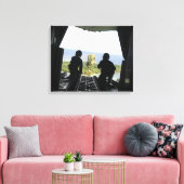 Toile Une boîte de biens humanitaires (Insitu(Salon))