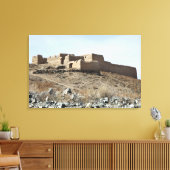 Toile Une enceinte fortifiée dans le village d'Akbar Kh (Insitu(Salon))