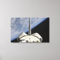Une vue partielle de Space Shuttle Endeavor