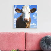 Toile Vache bavaroise contre ciel bleu (Insitu(Salon))
