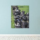 Toile Vaches laitières en attente de traite (Insitu (Plancher de Bois))