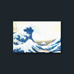 Toile Vague Hokusai Voyage japonais célèbre Art<br><div class="desc">Les beaux-arts font partie du meilleur Canvas que Zazzle a à offrir. Si vous adorez The Wave by Housai, vous l'aimerez pour toujours comme une impression de toile ! Baigné d'un bleu foncé, cet imprimé est sûr d'impressionner. Ajoutez une classe à votre maison ou à votre bureau ou créez un...</div>