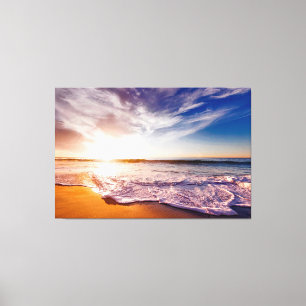 Toile Vagues magnifiques sur une plage de sable et couch