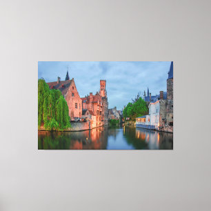 Toile Vieille ville et beffroi la nuit à Bruges