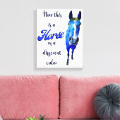 Toile Voici un cheval d'une couleur différente en bleu (Insitu(Salon))