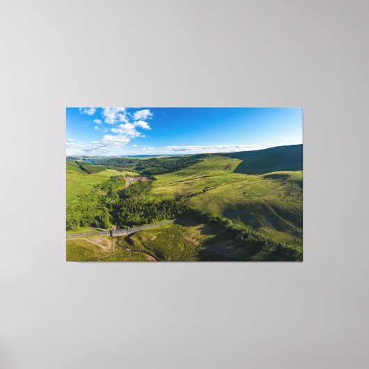 Toile Vue de drone d'un réservoir vide et mur de barrage (Recto)