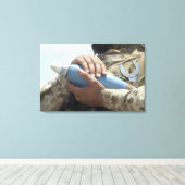 Toile Vue d'ensemble d'un soldat faisant crader une muni (Insitu (Plancher de Bois))