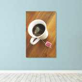 Toile Vue en grand angle d'une tasse de thé (Insitu (Plancher de Bois))