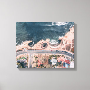 Toile vue plongeante sur la mer et la ville