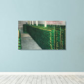 Toile Vue sur les voûtes de Champagne Asti, CA (Insitu (Plancher de Bois))