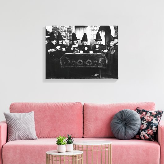 Toile Welsh Witches (Insitu(Salon))