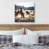 Toile Wild Herd in Motion – Playful Horses in Meadow (Insitu(Chambre))