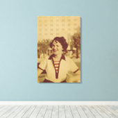 Toile Woman Sitting Outside (Insitu (Plancher de Bois))