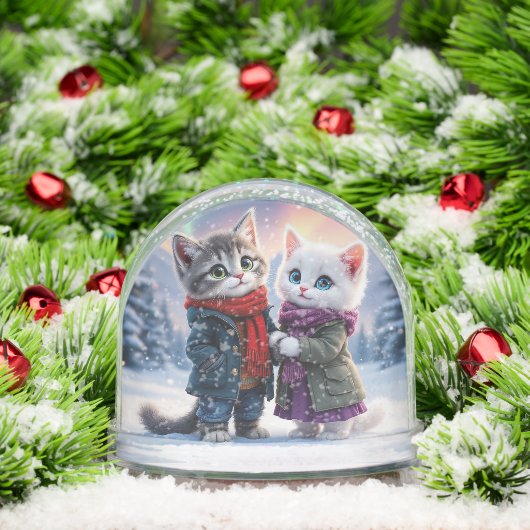 Tom & Luna 2025 Aurora Snow Globe (Noël)