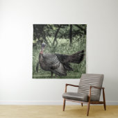 Tom Turkey Sage Green B&W Wandkleed (In situ)