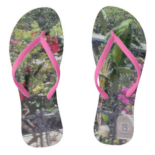 Tongs À travers une porte de jardin...