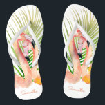 Tongs Aquarelle Tropical Flamants roses rose avec votre<br><div class="desc">Echappez-vous dans un paradis tropical avec cette paire unique de tongs personnalisés avec une paire de flamants roses et de frondes de palmiers. Modifiez le nom de l'échantillon affiché dans le modèle de conception pour la chaussure gauche et la chaussure droite. Ceux-ci font des cadeaux merveilleux pour toutes les occasions...</div>