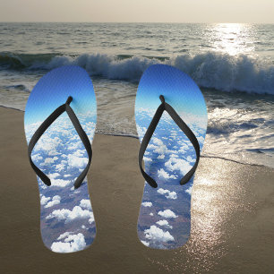 Tongs Au-dessus du nuage