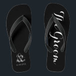 Tongs Bascules électroniques de marié de mariage de<br><div class="desc">Bascules électroniques faites sur commande de mariage de plage de jeunes mariés sur noir et blanc. Personnalisez-le avec vos noms et date de mariage ou customisez-le plus loin si vous souhaitez changer les couleurs ou ajuster la disposition.</div>