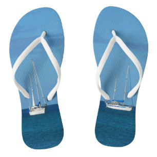 Tongs Bateaux à voile dans la baie Blancs et Bleus Nauti