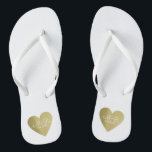 Tongs célébration de l'amour de mariage coeur d'or perso<br><div class="desc">Pour un couple marié,  un design romantique avec ses initiales (M.   Mme) dans un faux coeur d'or graphique sur blanc...  pour apporter confort et facilité à tous vos événements de planification mariages...  parfait à porter avant et après le mariage.</div>