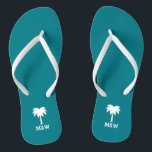 Tongs Chaussures de mariage sur la plage de palmiers mon<br><div class="desc">Des tongs de mariage personnalisés pour marié et marié ou invités. Soigné parti ensemble avec nom de famille personnalisé ou monogramme et voilier / bateau d'ancrage icône. Couleur arrière - plan et sangle personnalisée pour lui et elle / hommes et femmes. Romantique bleu turquoise et blanc ses sandales de coin...</div>