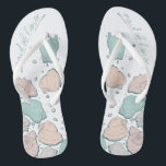 Tongs CHAUSSURES mariages | Coquillages modernes Corail<br><div class="desc">Jolie conception corallienne et coquillage turquoise. Calligraphie manuscrite qui dit bonne d'honneur - parfait pour la servante d'honneur à porter sur la plage pour la cérémonie de mariage de sa bestie. Conception créée pour TheBarefootBride™ par © WhimsicalArtwork™. Il fait partie d'une collection de papeterie mariage avec accessoires mariages assortis également...</div>