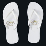 Tongs coeur amour or romantique avec initiales mariage<br><div class="desc">Pour un couple marié,  un design romantique d'un faux coeur d'or graphique avec ses initiales...  pour apporter confort et facilité à tous vos événements de planification mariages...  parfait à porter après le mariage.</div>