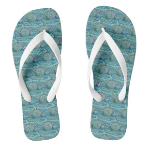 Tongs Coquillage bleu dans la peinture marine moussante