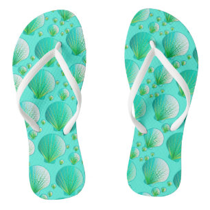 Tongs Coquillages verts de mer sur aqua