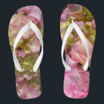 Tongs Crème rose Hydrangeas jaune rose vert floral<br><div class="desc">Joli classique classique romantique rose et jaune Hydrangeas. Photo de H Cooper</div>