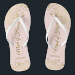 Tongs Dentelle d'or rose pâle Élégante Maid of Honor Mar<br><div class="desc">Ces belles tongs mariages sont une excellente façon de remercier et de reconnaître votre bonne d'honneur tout en lui épargnant les pieds en même temps. Dispose d'un design élégant avec dentelle dorée sur un arrière - plan rose pâle et blush et de lettres de script de couleur or fantaisie. Le...</div>