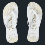 Tongs Dentelle d'or sur blanc La mariée Mariage élégant<br><div class="desc">Dansez la nuit avec ces belles tongs mariages. Conçues pour la mariée, elles présentent un design simple mais élégant avec des écritures de couleur or sur un arrière - plan blanc et des boucles et tourbillons en dentelle dorée fantaisie. Belle façon de rester chic et approprié tout en donnant à...</div>