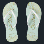 Tongs Dentelle d'or sur Mint Green La mariée Mariage élé<br><div class="desc">Dansez la nuit avec ces belles tongs mariages. Conçues pour la mariée, elles présentent un design simple mais élégant avec des scripts de couleur or en lettrage sur un arrière - plan vert menthe clair et des boucles et tourbillons en dentelle dorée fantaisie. Belle façon de rester chic et approprié...</div>
