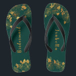 Tongs Élégante Bridesmaid Emerald Green & Gold Foliage<br><div class="desc">Ces élégantes tongs de feuillage vert émeraude et doré de demoiselle d'honneur présentent un feuillage doré motif et une typographie moderne sur arrière - plan vert foncé intemporel. C'est un beau cadeau pour votre fête de mariée. Affichez la collection sur cette page pour rechercher les éléments correspondants. customisez-le avec vos...</div>