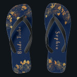 Tongs Elégante tribu Mariée Gold Foliage Marine Bleu<br><div class="desc">Ces élégantes tongs bleu marine motif de feuillage doré de la tribu des mariées ont un arrière - plan bleu foncé qui est orné d'un motif de verdure fleurie doré complexe et typographie moderne personnalisable. La combinaison de la riche marine et de l'or chatoyant crée une esthétique élégante et luxueuse....</div>