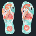Tongs Flamants roses roses paradisiaques tropicaux avec<br><div class="desc">Echappez au paradis dans ces tongs amusants et branchés avec des flamants roses d'aquarelle et un arrière - plan à motifs de palme dans les aquas caribéens. Modifiez l'exemple de monogramme avec vos initiales désirées. Ceux-ci font de grands cadeaux pour les demoiselles d'honneur, les amis, ou vous-même. C'est aussi une...</div>