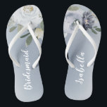 Tongs Fleur botanique bleu pâle à bridesmaid<br><div class="desc">Aquarelle botanique fleurie et verte en jaune doux,  bleu poussiéreux,  et gris,  élégant et romantique,  grand cadeau de femme de chambre personnalisée</div>