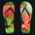 Tongs Fleurs Roses romantiques<br><div class="desc">Fleurs Roses romantiques. Le design est disponible sur d'autres produits.</div>