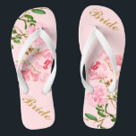 Tongs Fleurs roses Vert Feuille Aquarelle Dorée Mariée<br><div class="desc">Fleurs roses Vert Feuille Aquarelle Golden Script Bride Flip Flops ♥ Customisez avec votre libellé en utilisant les champs modèles. ♥ Si vous souhaitez modifier le style de police, la couleur ou le placement du texte, cliquez simplement sur le bouton "Customiser plus loin". ♥ Si vous avez besoin d’aide ou...</div>